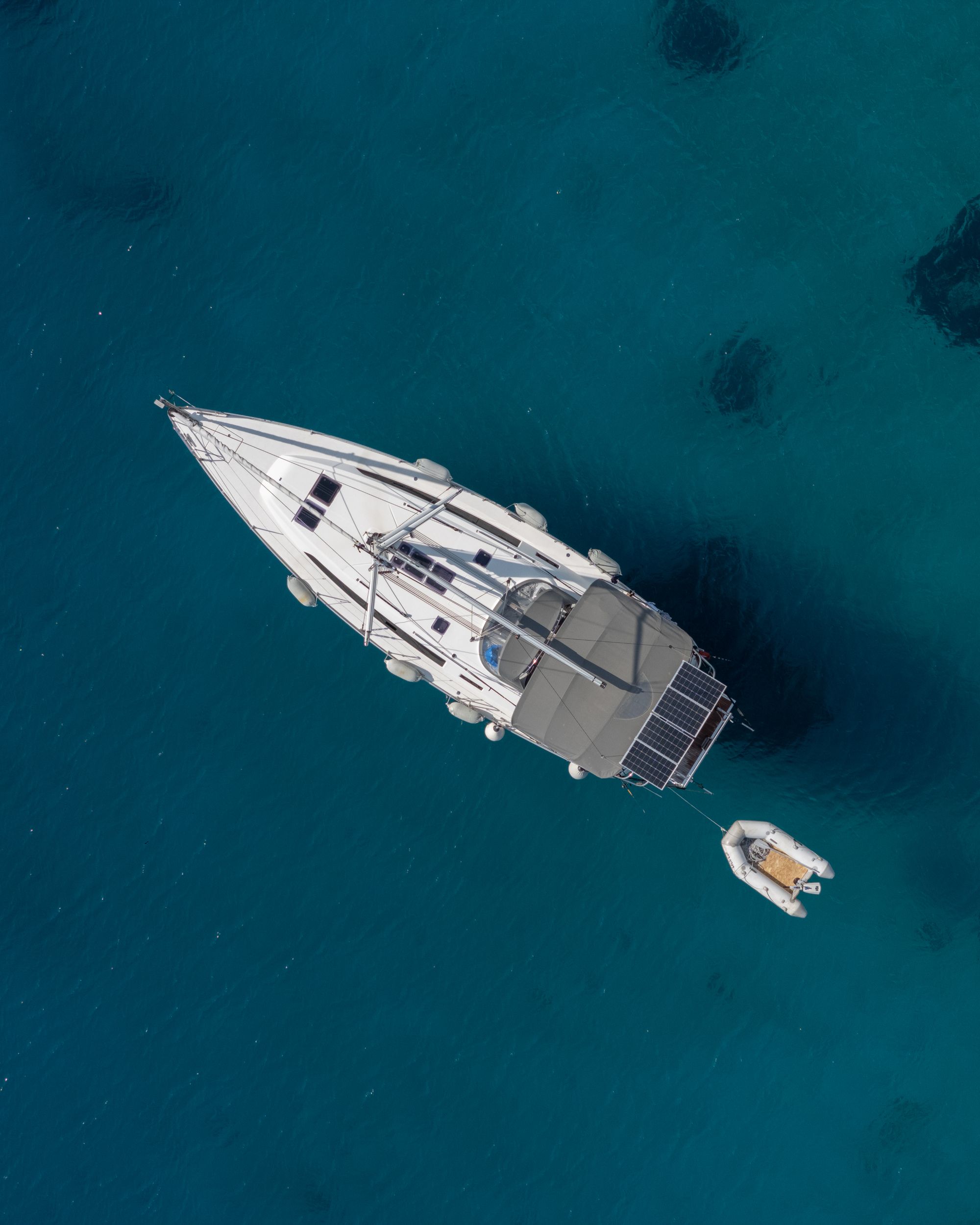 Yacht available for an on-water content production